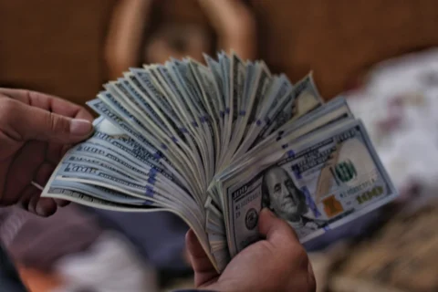 سعر الدولار فى السوق السوداء